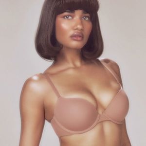 SKIMS Fits Everybody Push-Up Bra in Mica